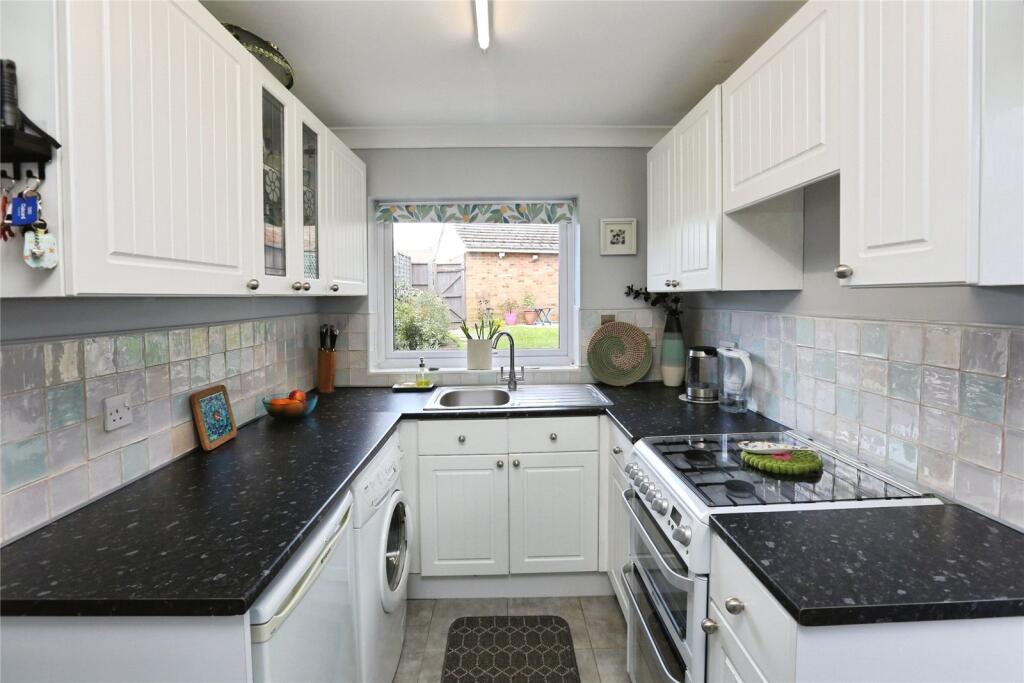 Summerfields, Locks Heath, Southampton, Hampshire, SO31 - View 3
