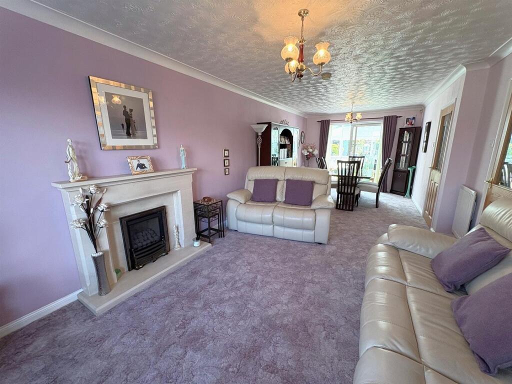 House in Longnewton, Stockton-on-Tees - More