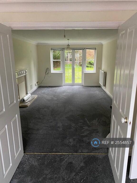 House in Stoke-on-Trent - More