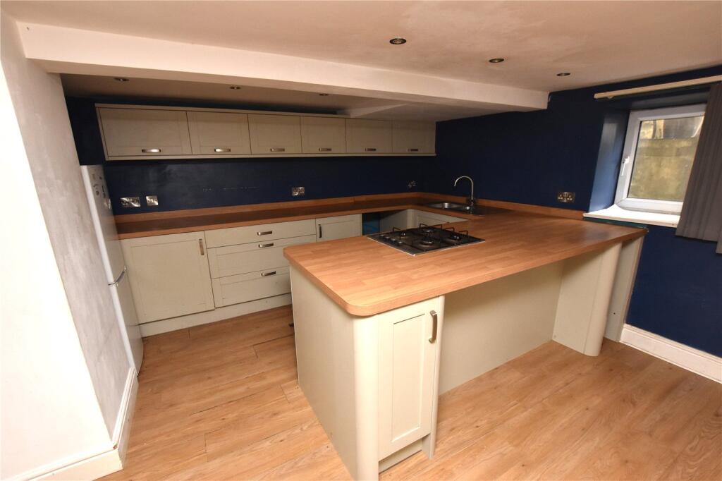 Apartment in Harrogate, West End Park - View 4