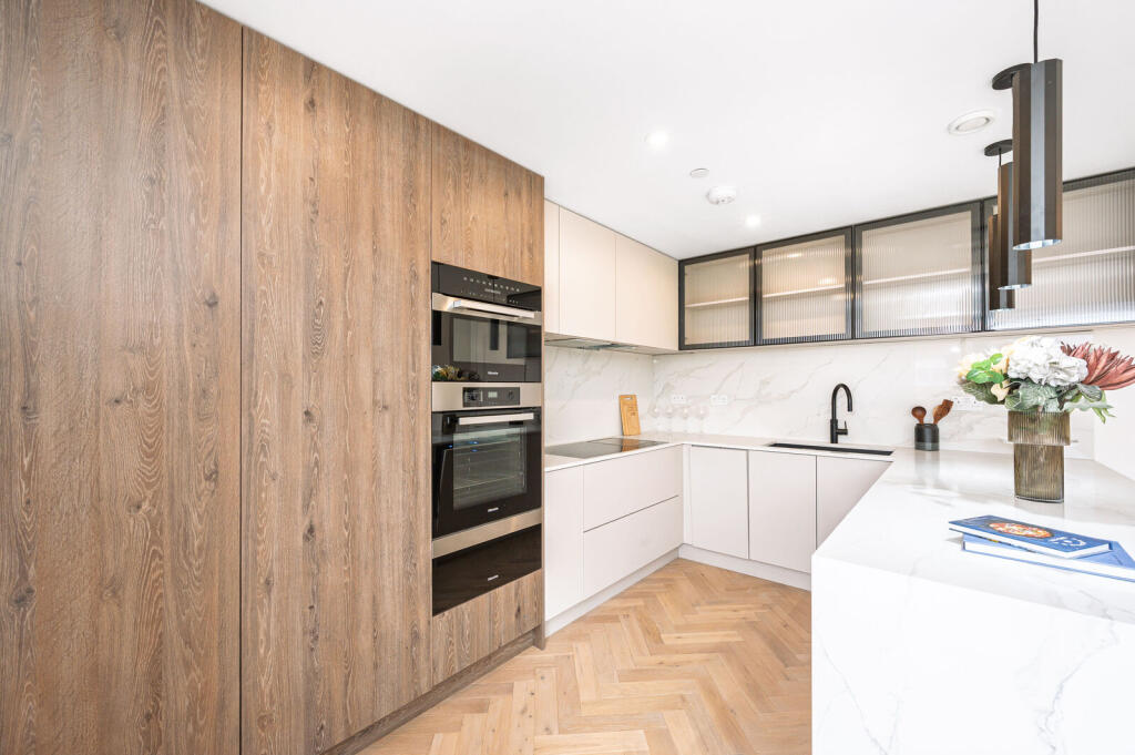 Apartment in London - View 4