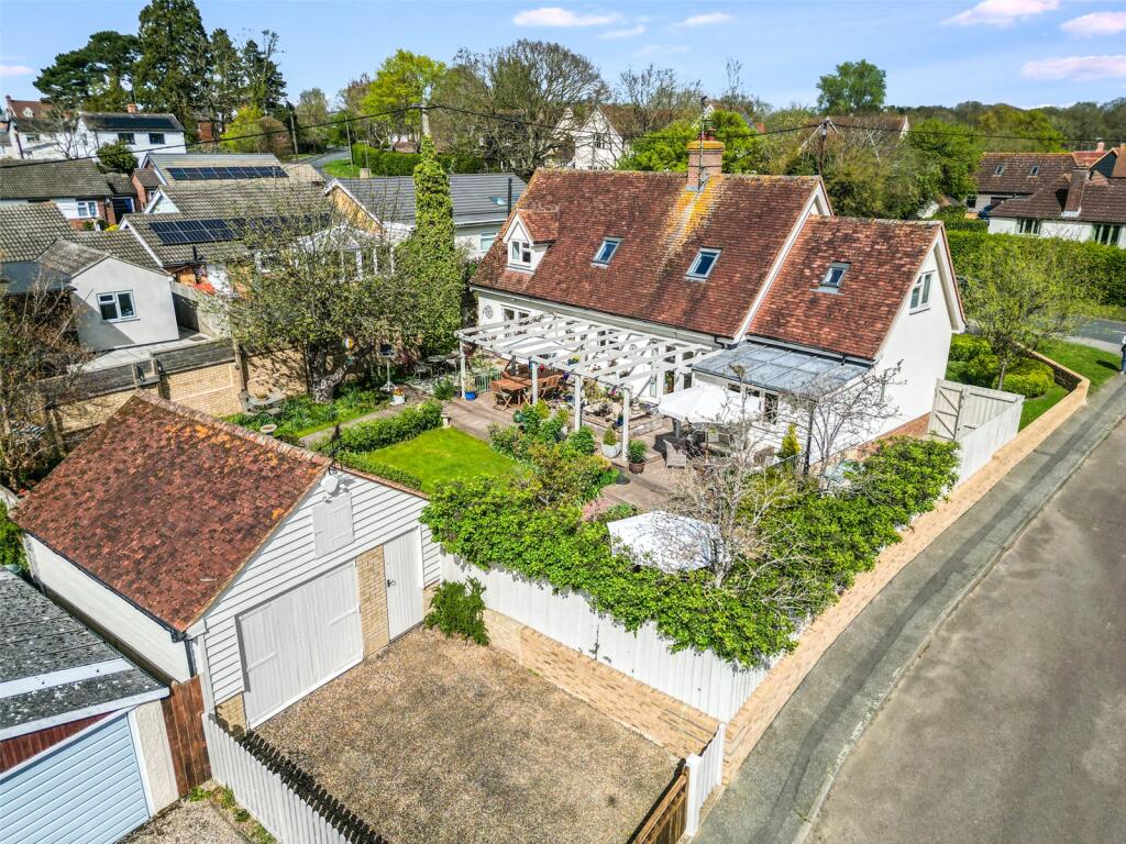 House in Uttlesford, Great Dunmow - View 2