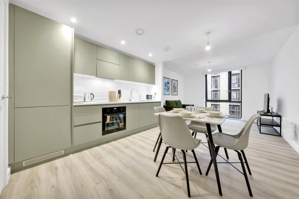 Main image of property: Calibra Court, Kimpton Road, Luton, LU2