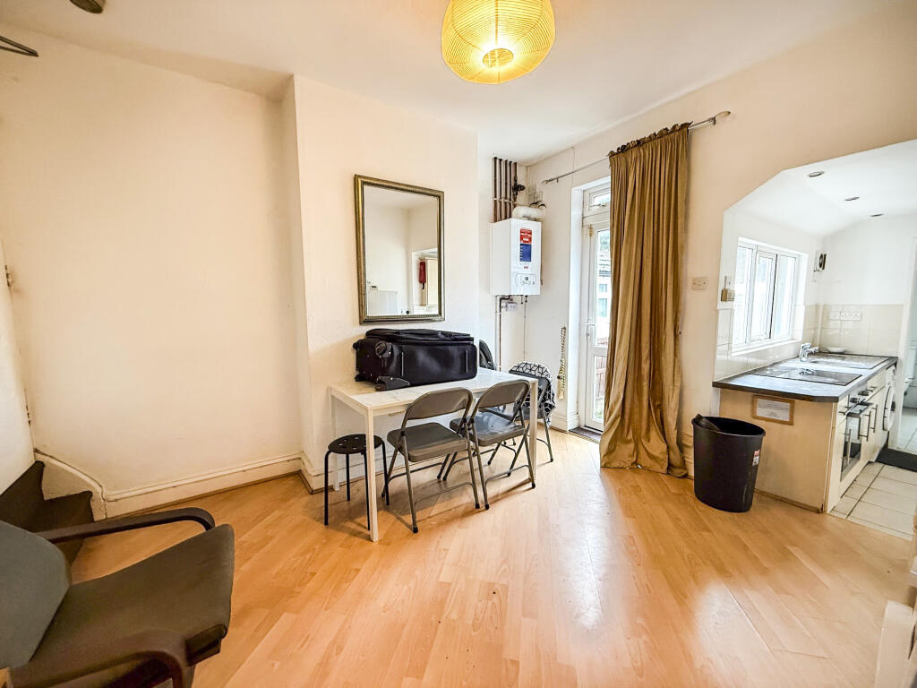 Main image of property: Beeston Road, Dunkirk, Nottingham, NG7