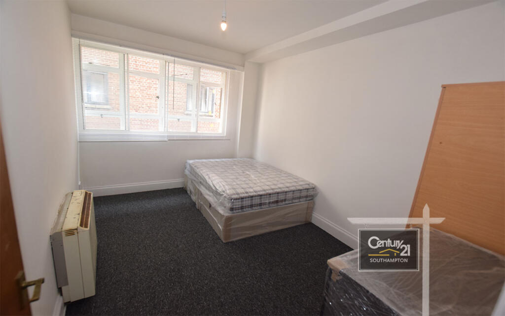 Apartment in Southampton - View 4