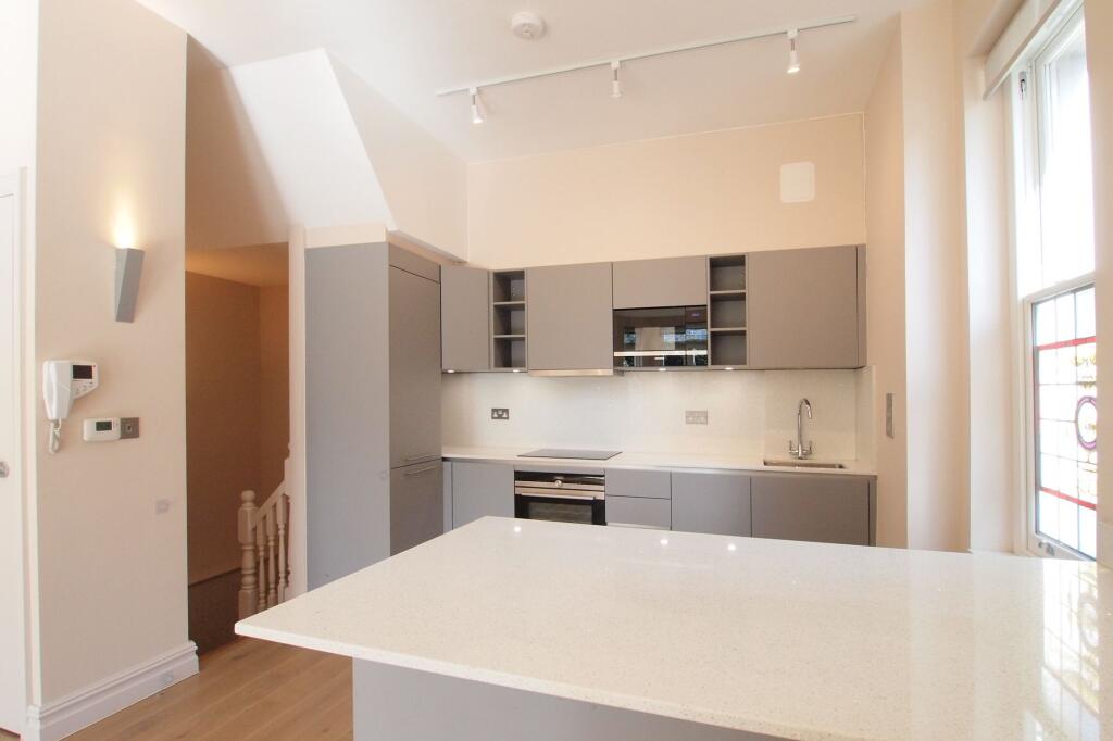 Apartment in London - More