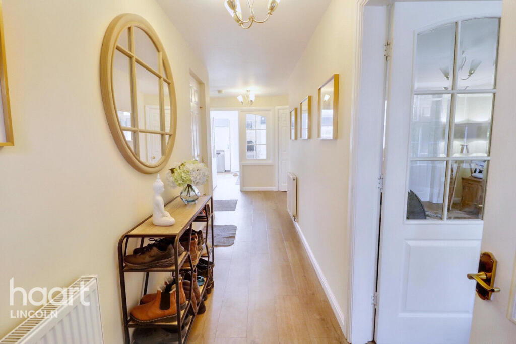 Westcroft Drive, Saxilby photo 2