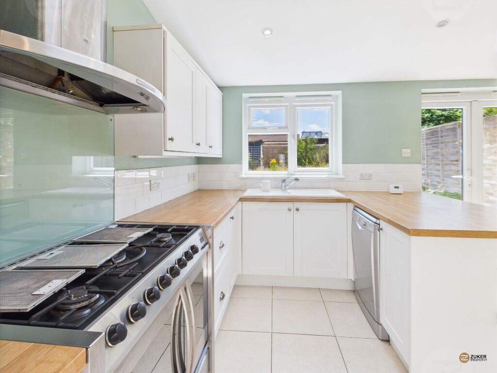 Tonfield Road, Sutton, Surrey, SM3 9JP photo 3