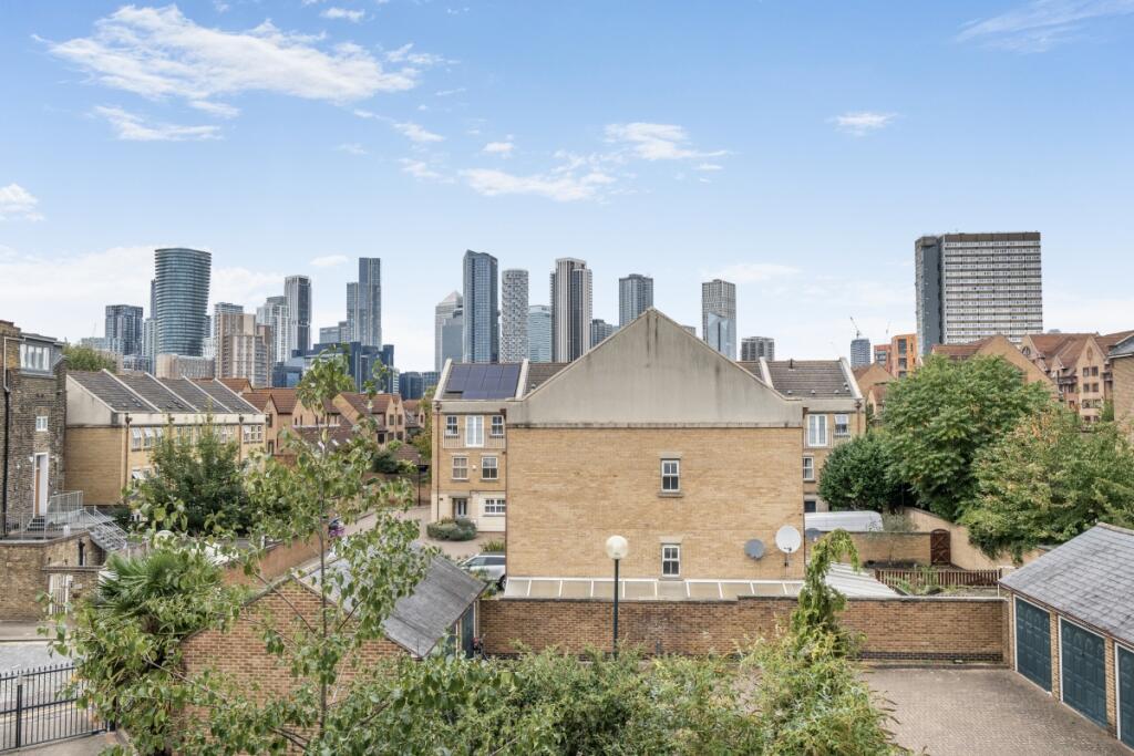 Apartment in London, Manchester Estate, Isle of Dogs - View 2