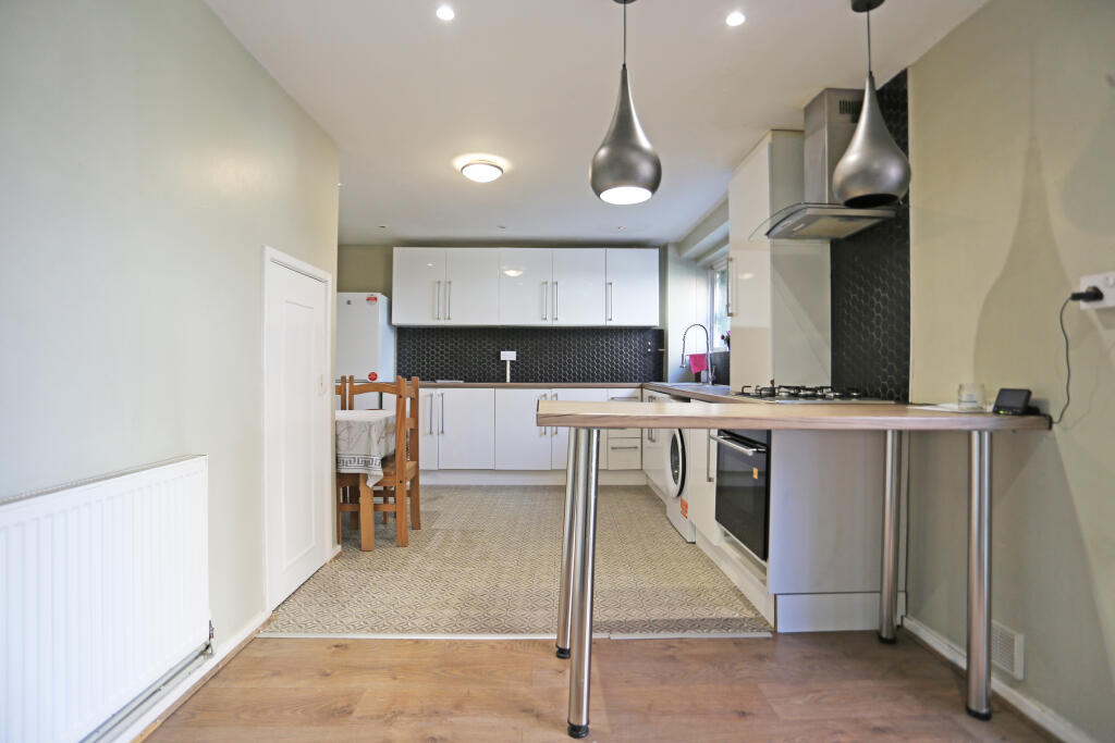 House in Romford - View 2