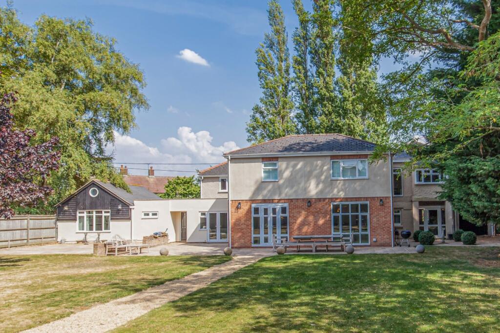 Main image of property: 138 High Street Sutton Courtenay OX14