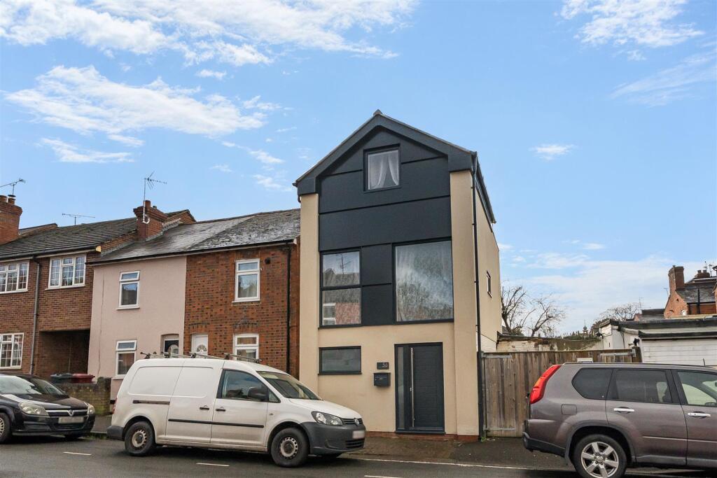 Main image of property: Oxford Street, Caversham, Reading