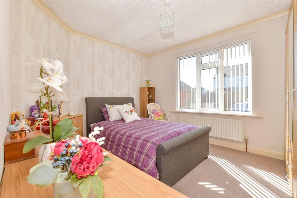House in Canterbury - View 3