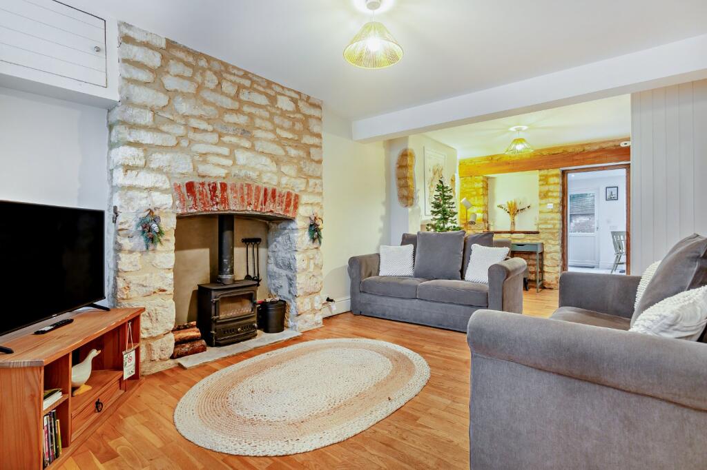 Cheltenham Road, Cirencester, Gloucestershire, GL7 photo 2