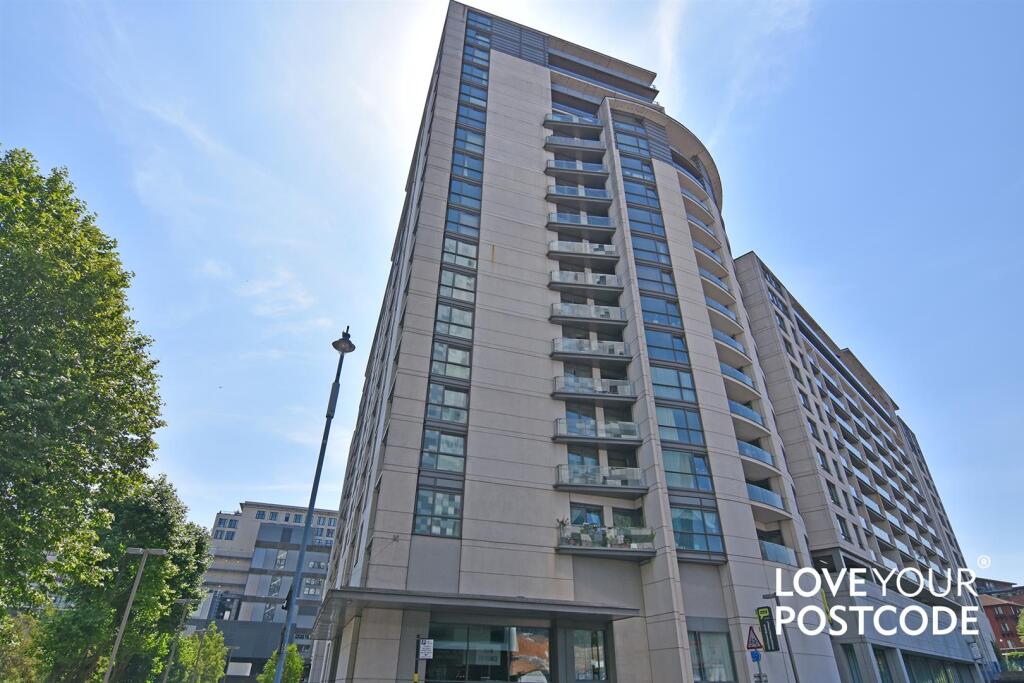 Main image of property: Centenary Plaza, Holliday Street, Birmingham B1 1TB