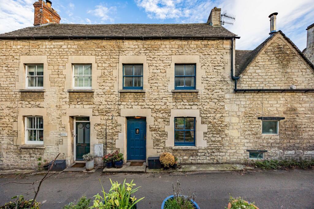 Main image of property: High Street, South Woodchester, Stroud, Gloucestershire, GL5