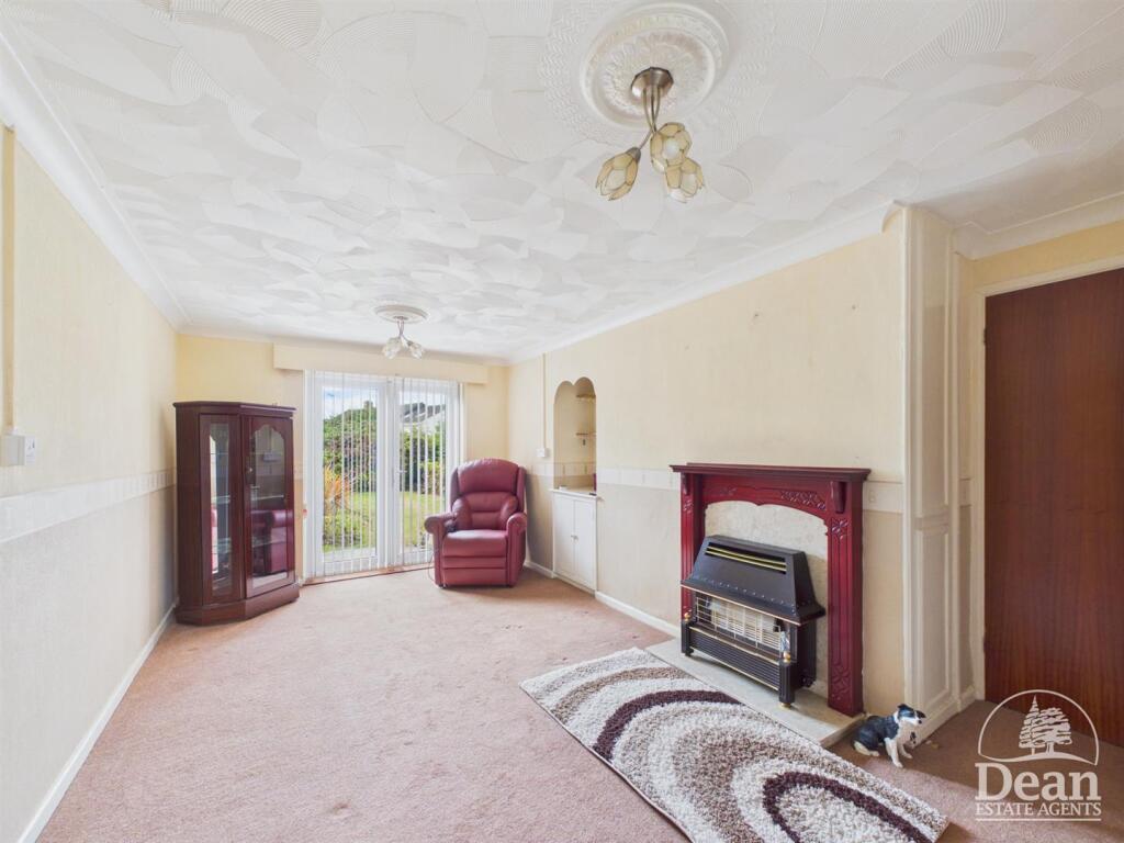 House in Gloucester - View 4