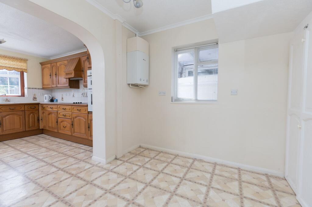 Rusper Road, Crawley, RH11 - View 4
