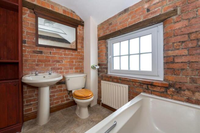 Flat 2 bathroom