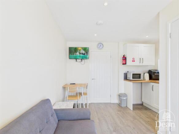 Rabbits Warren- Open Living Area