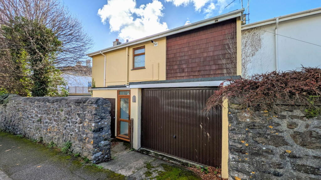 Main image of property: Penare Gardens, Penzance TR18