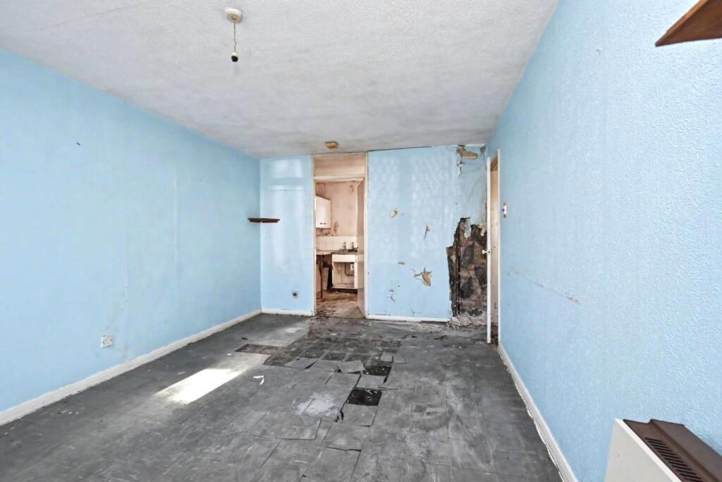 Apartment in Chelmsford - View 3