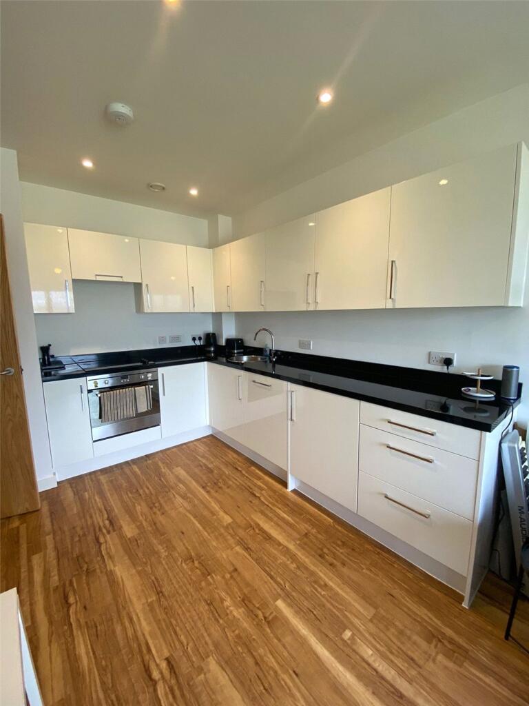 Apartment in Leeds, West Yorkshire - View 2
