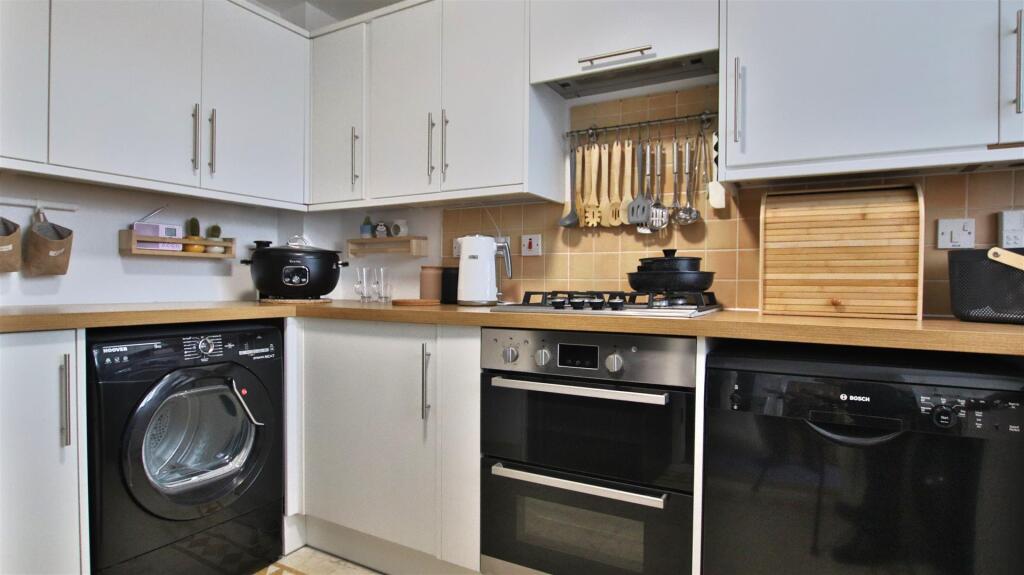 House in Tewkesbury, Wheatpieces - View 4