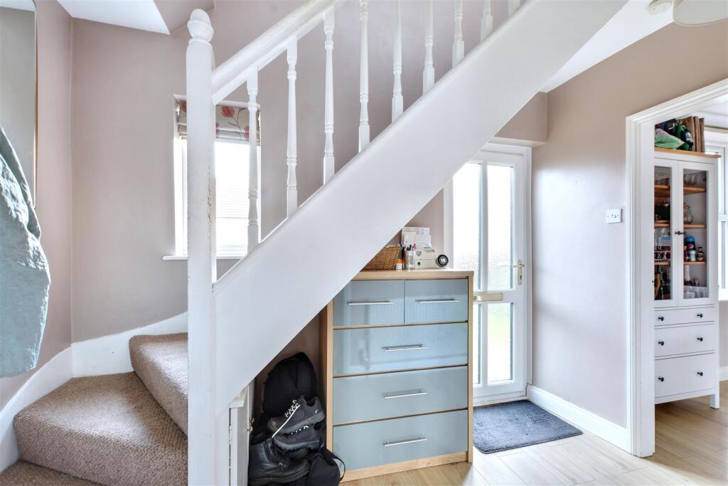 Farfield Avenue, Beeston, Nottingham photo 4