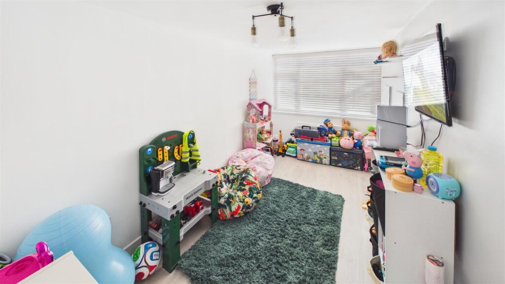 House in Dudley, West Midlands - View 4