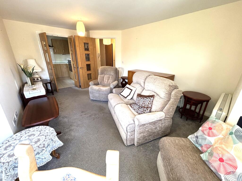 Woodgrove Court, Hazel Grove photo 4