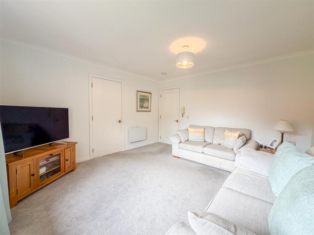 Apartment in Giffnock, East Renfrewshire - View 4