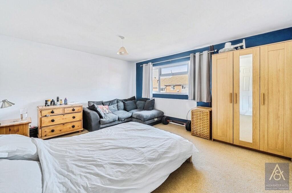 Apartment in Buckingham, Buckinghamshire - More