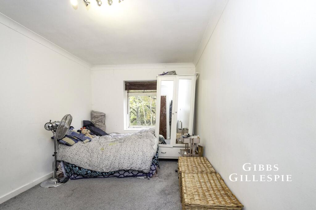 Apartment in London, Pinner - View 5