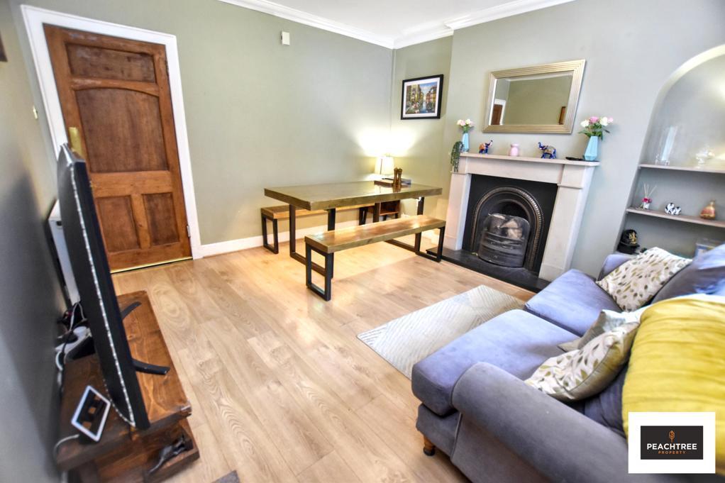 House in Renfrew, Victory Gardens, Loanhead - More