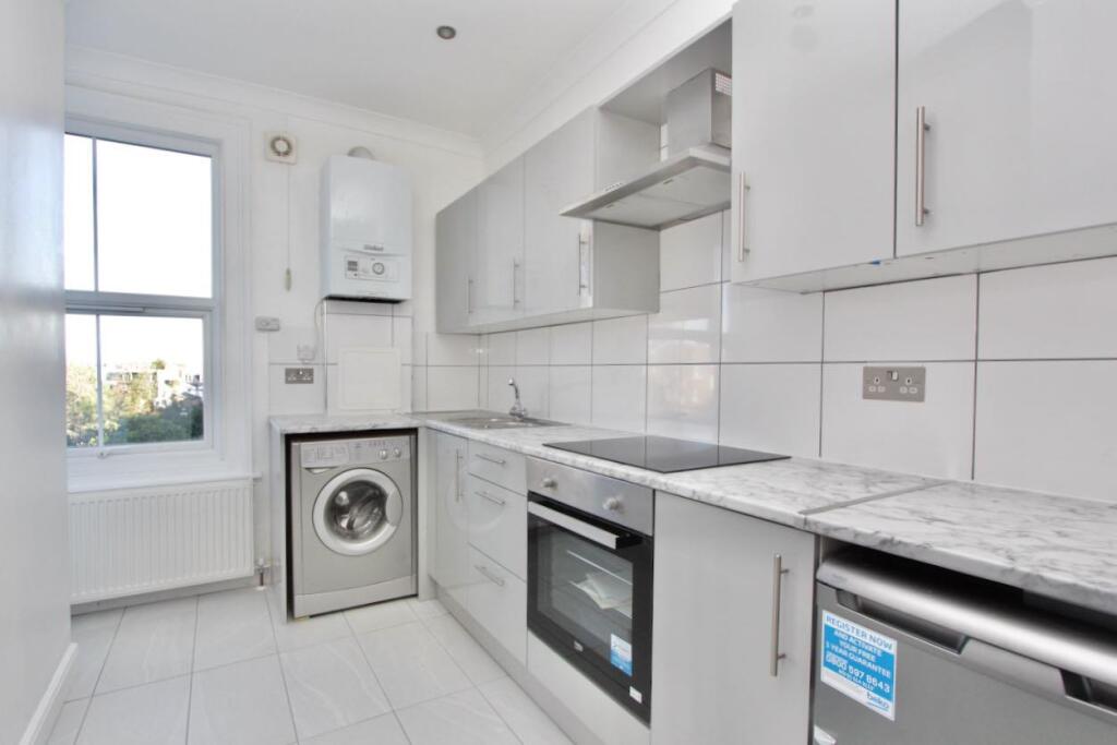 Green Lanes, N16 photo 5
