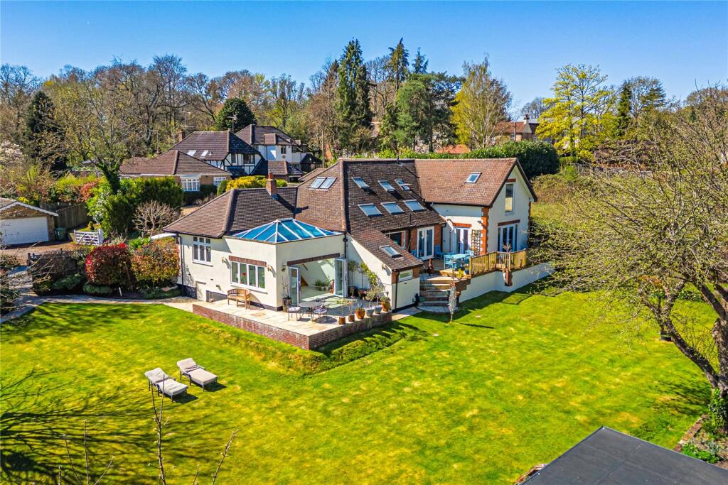 Main image of property: Megg Lane, Chipperfield, Kings Langley, Hertfordshire, WD4