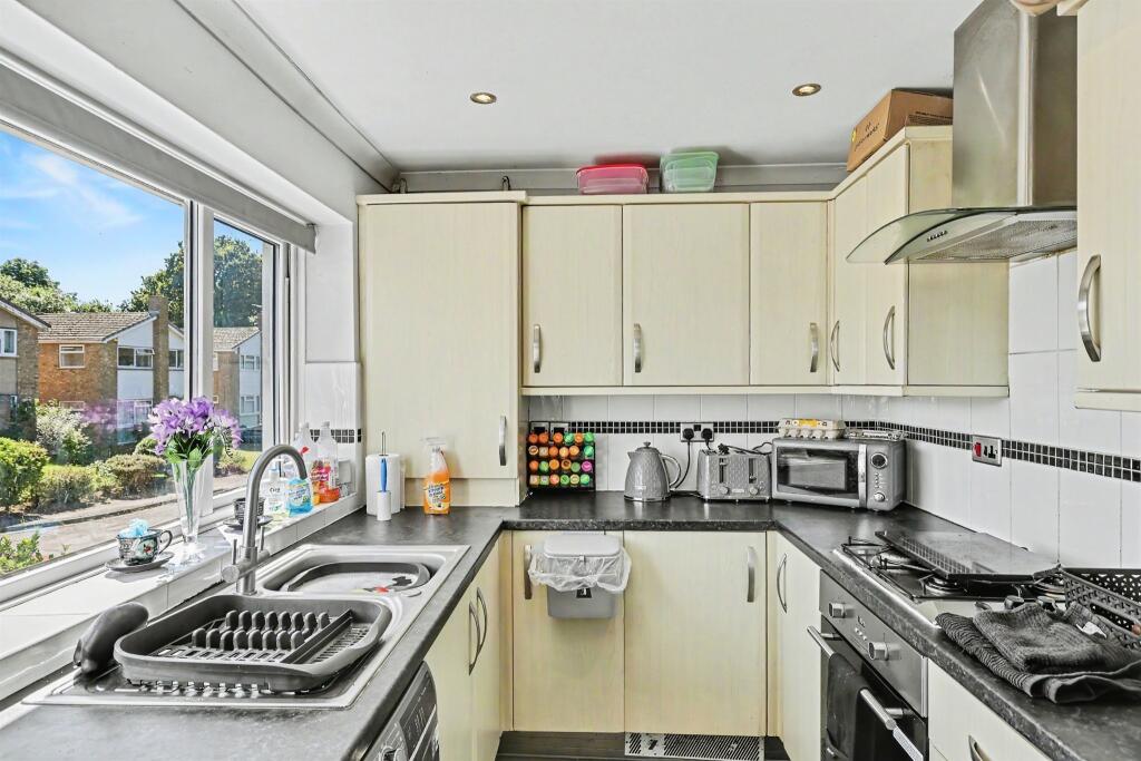 Apartment in Northampton, West Northamptonshire - View 5