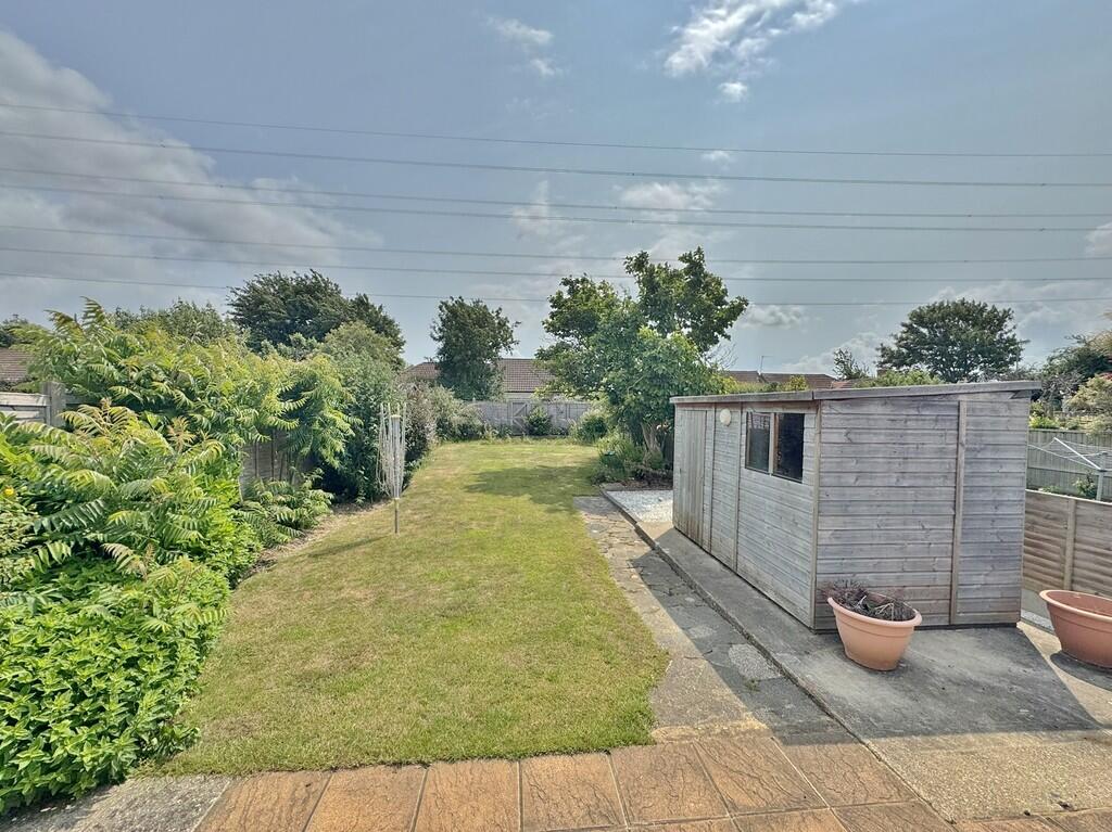 Birdwood Grove, Fareham photo 2