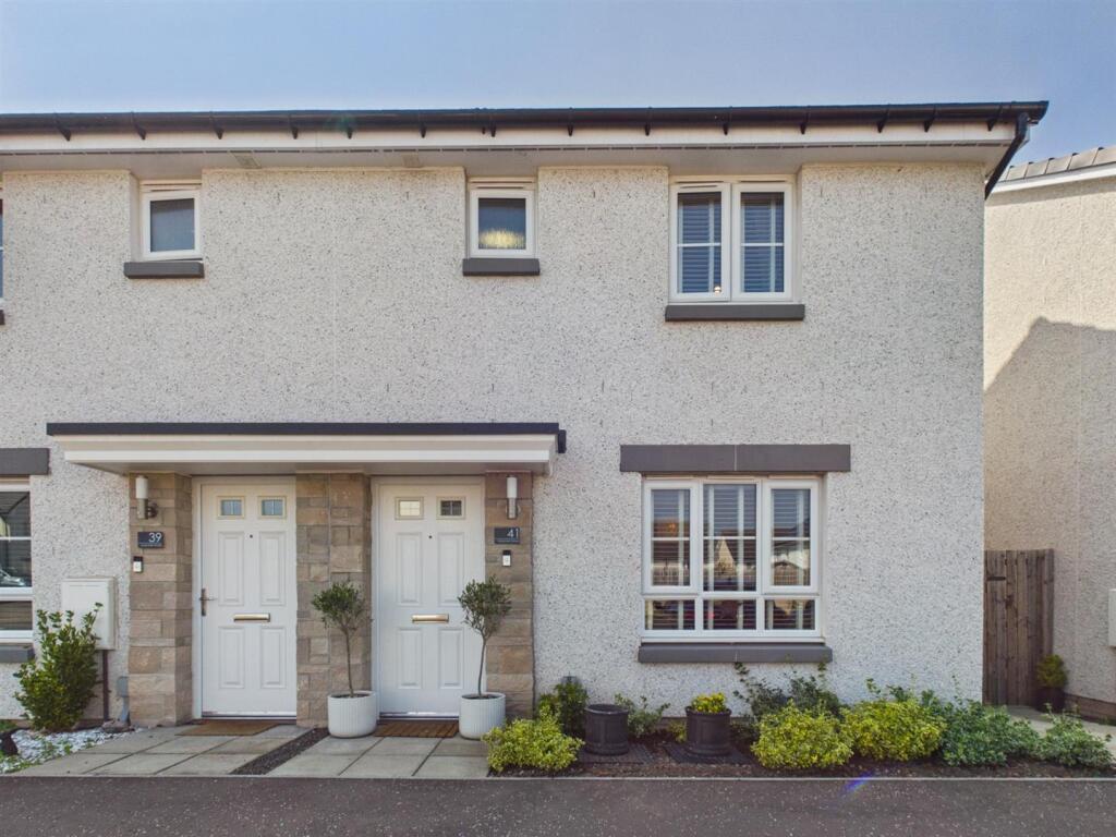 Main image of property: 41 Auld Mart Road, Huntingtower, Perth, PH1 3HD