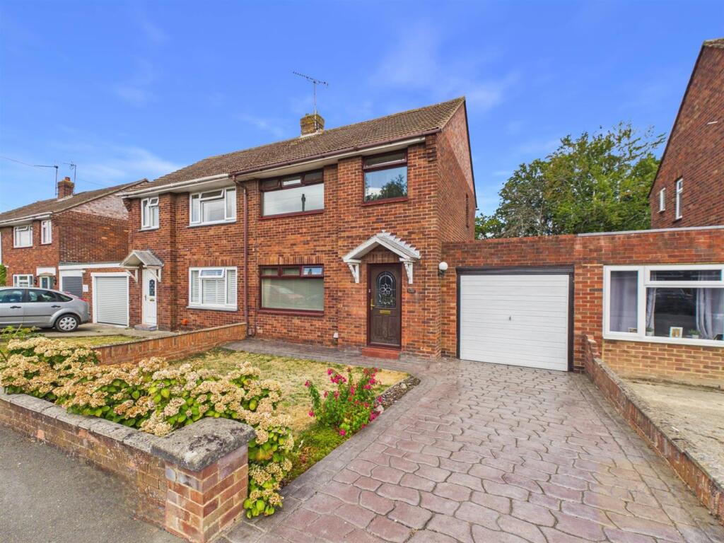 Main image of property: Lavington Drive, Longlevens, Gloucester