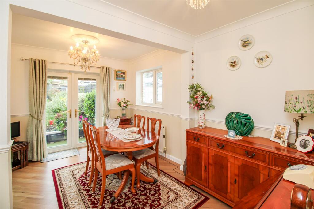 Woodlands Crescent, Hemsworth, Pontefract photo 4