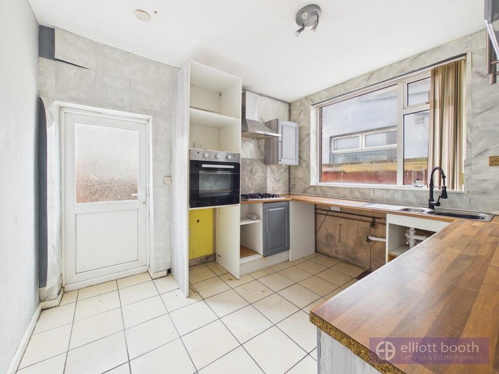 House in Blackpool, North Shore - More