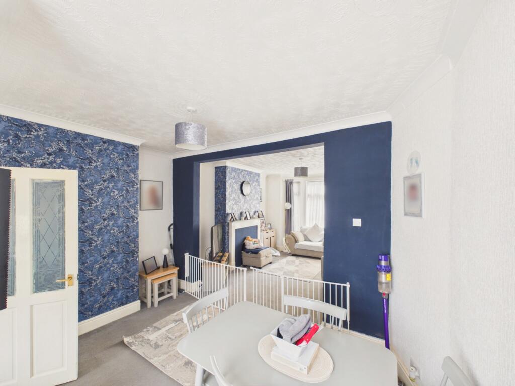 House in Hull - View 4