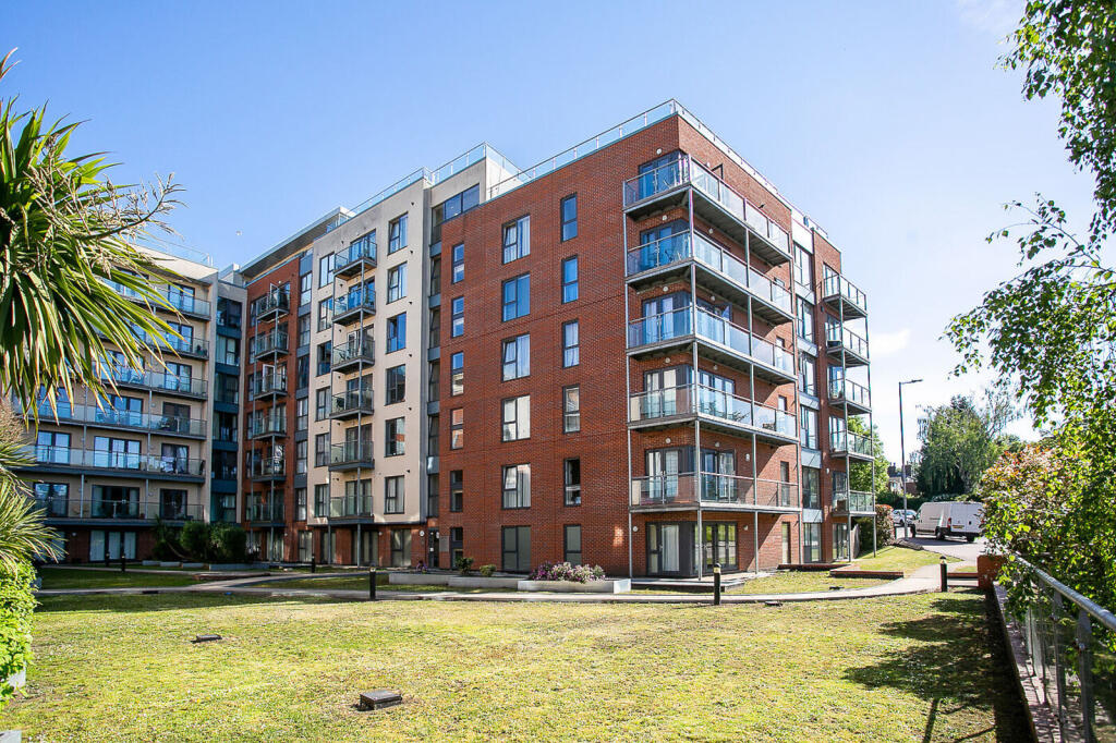 Main image of property: Mosaic House, Midland Road, Hemel Hempstead, HP2