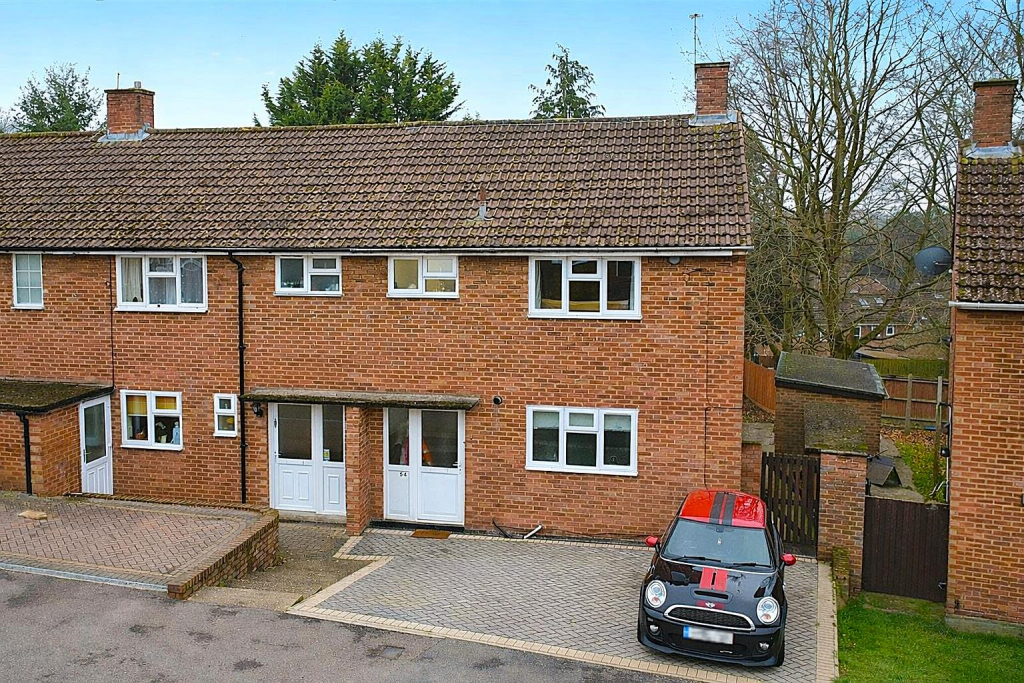 Main image of property: Oak Street, Nash Mills, Hemel Hempstead
