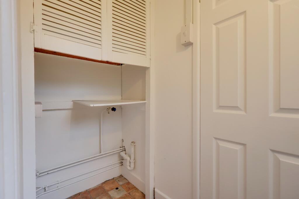 Glen Road, Woolston - More