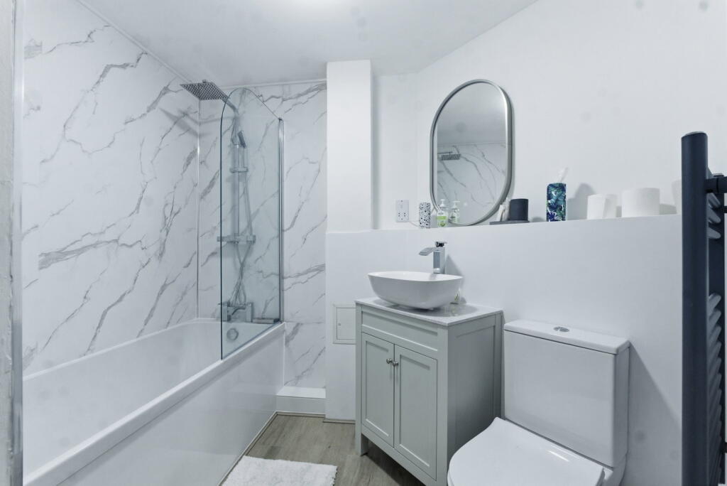 Apartment in Birmingham, Jewellery Quarter - View 4