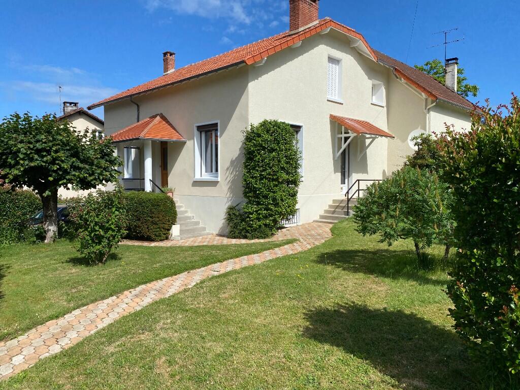 Main image of property: Châteauneuf-la-Forêt, Haute-Vienne, Limousin