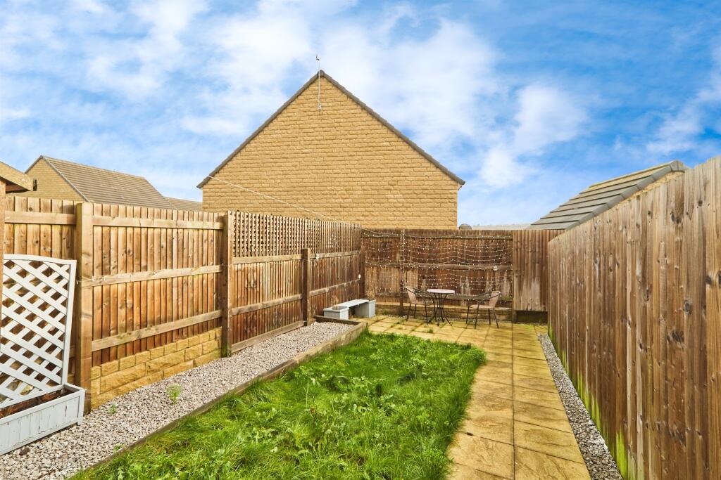 House in Bradford, West Yorkshire - View 3